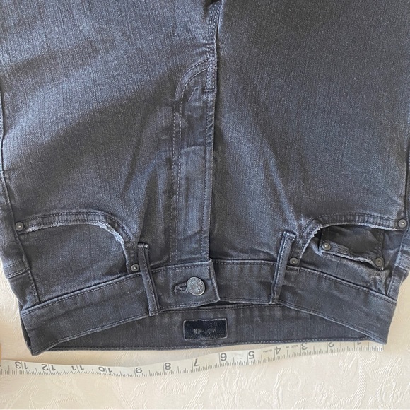 Mother Insider Crop Step Fray in black - Picture 11 of 14